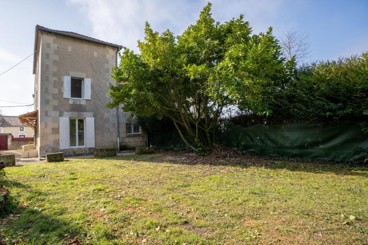 Maison De Ville Avec Jardin "La Coquette" Jonzac Exterior foto